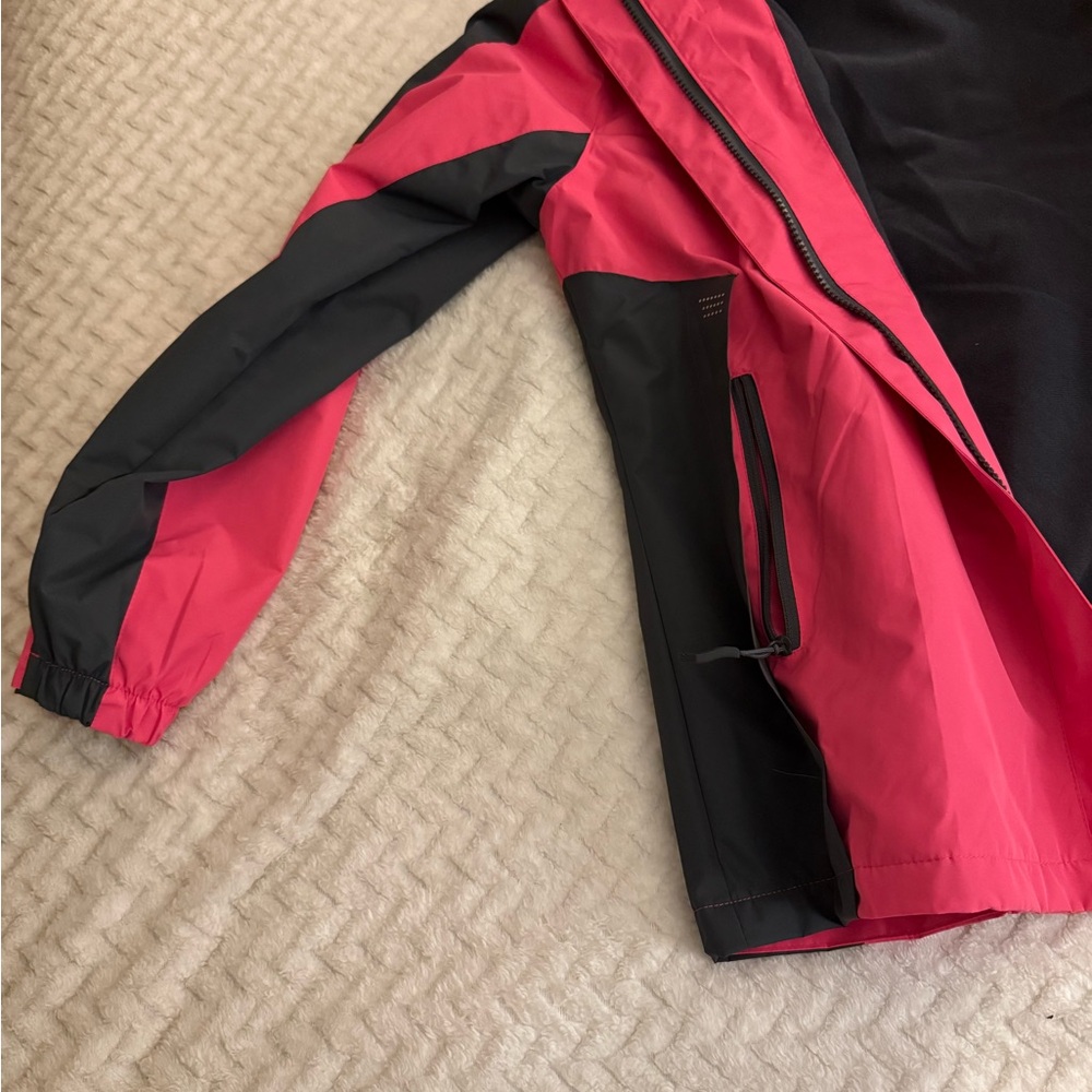 Diamond Supply Co. Women’s Fuchsia & Black Rain Jacket, Size M - Picture 3 of 10